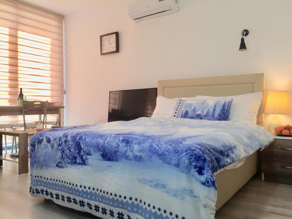 Uptown Holiday App & Pool Daily Rental Contactless Check In & Check Out Famaguszta Kültér fotó