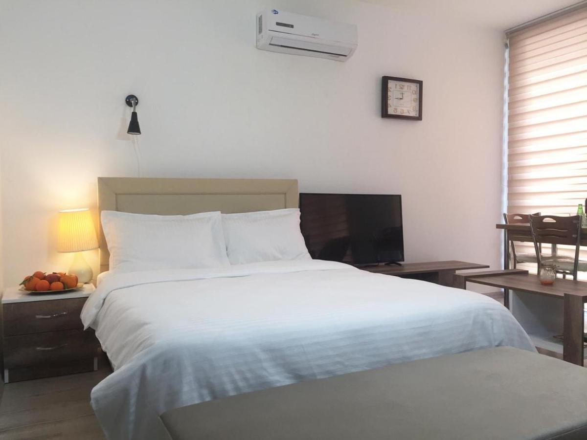 Uptown Holiday App & Pool Daily Rental Contactless Check In & Check Out Famaguszta Kültér fotó