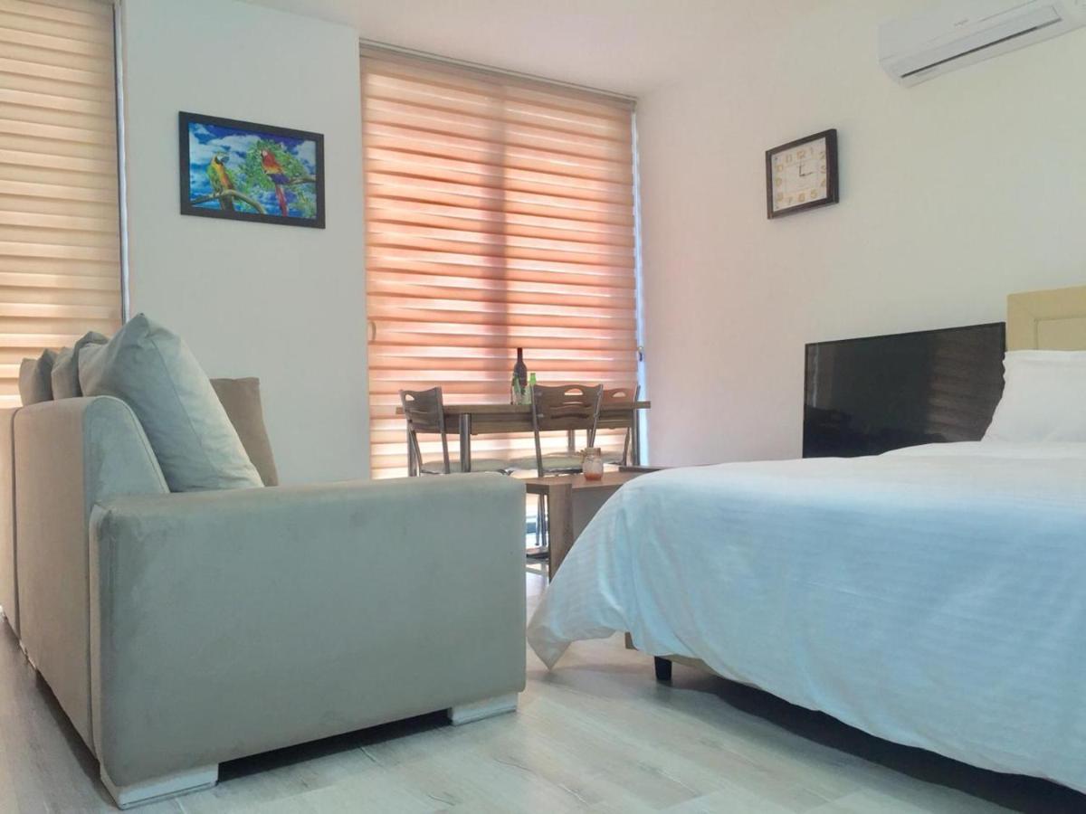 Uptown Holiday App & Pool Daily Rental Contactless Check In & Check Out Famaguszta Kültér fotó