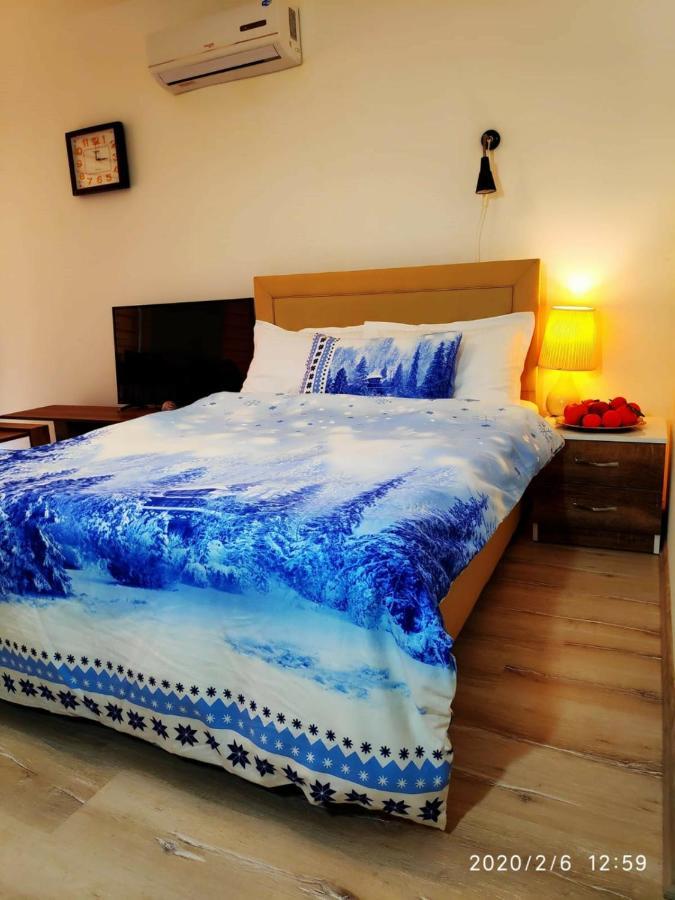 Uptown Holiday App & Pool Daily Rental Contactless Check In & Check Out Famaguszta Kültér fotó