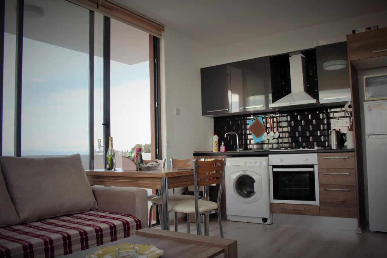 Uptown Holiday App & Pool Daily Rental Contactless Check In & Check Out Famaguszta Kültér fotó
