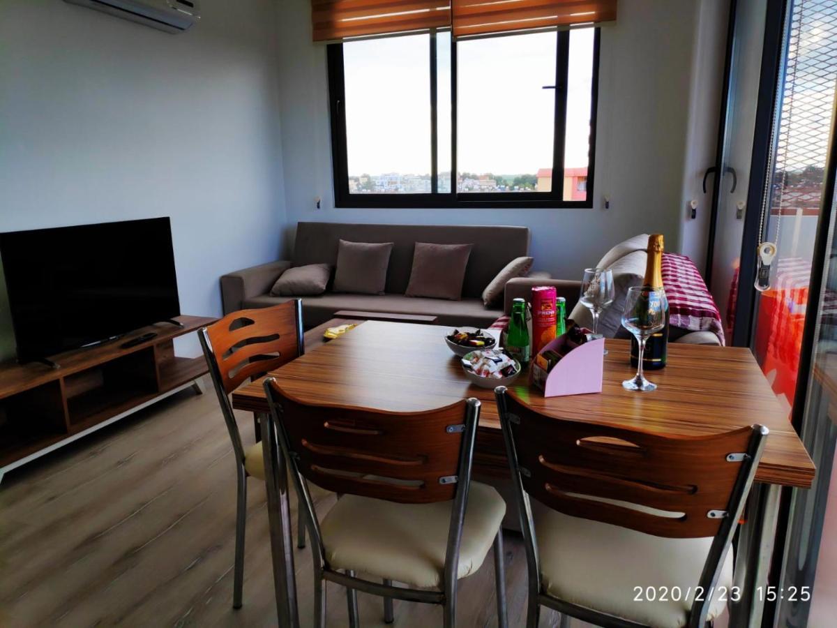 Uptown Holiday App & Pool Daily Rental Contactless Check In & Check Out Famaguszta Kültér fotó